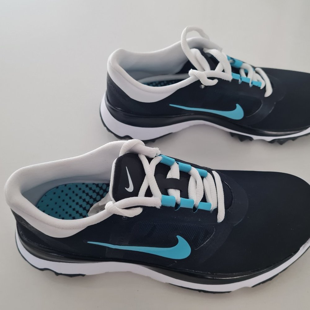 Nike womans Golf shoes - size 6
